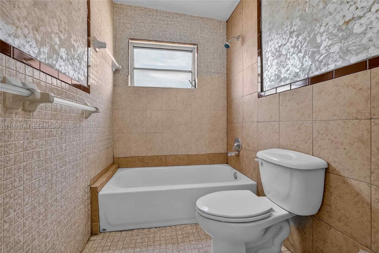 5900 NE 4th Ct , Miami, FL 33137 Photo