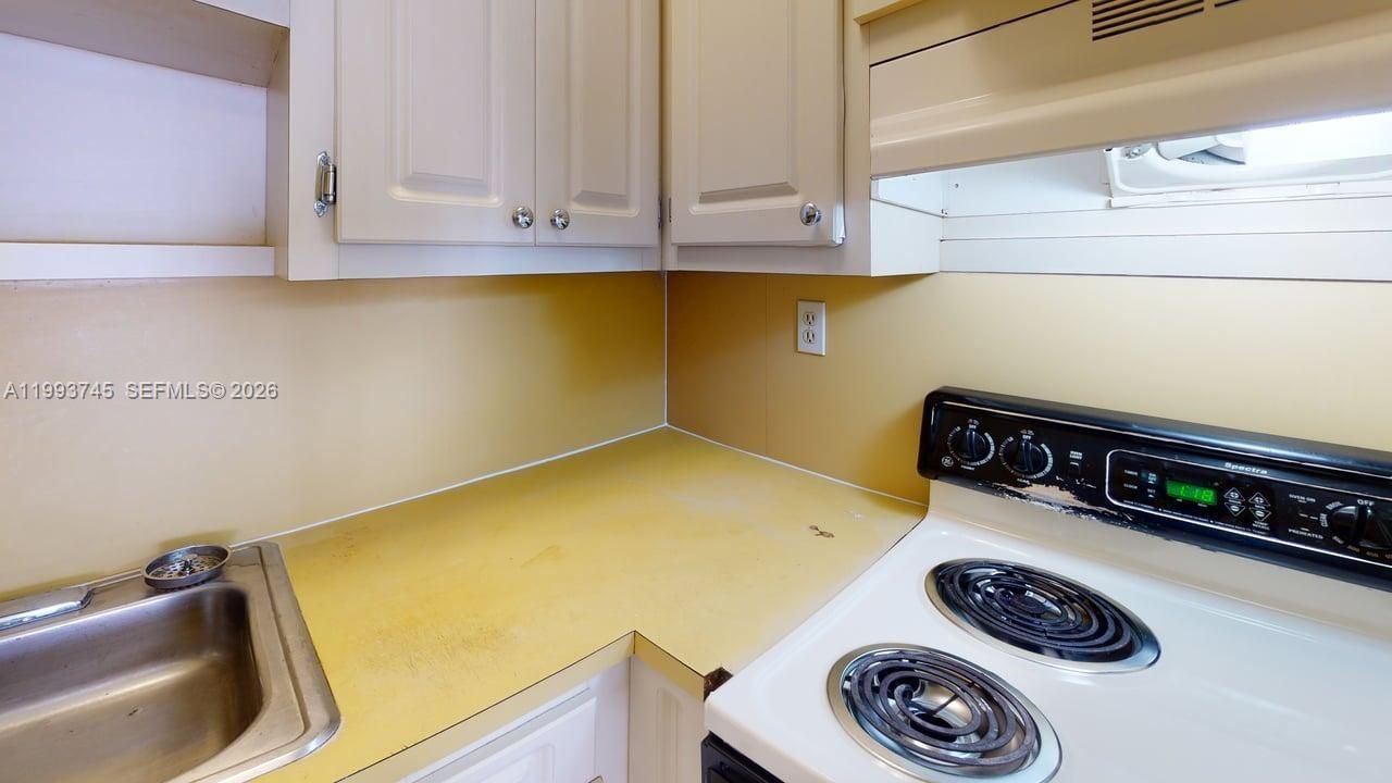 1955 NE 135th St , Unit 301, North Miami, FL 33181 Photo