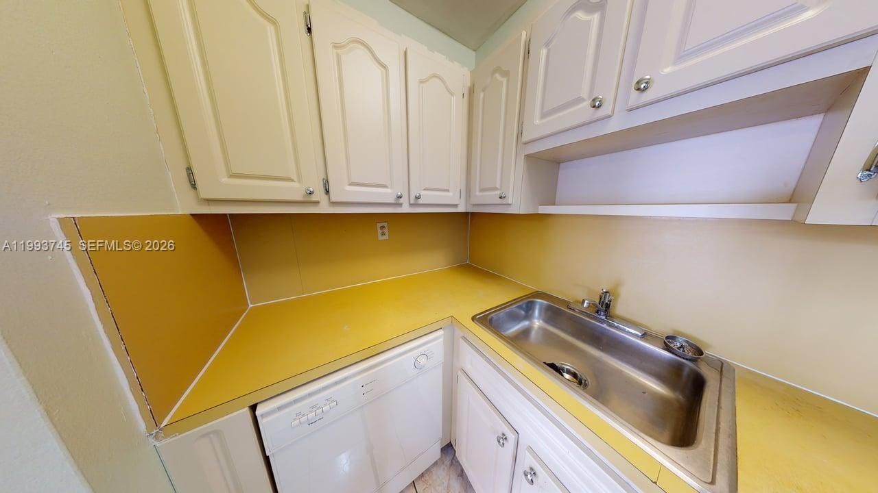 1955 NE 135th St , Unit 301, North Miami, FL 33181 Photo