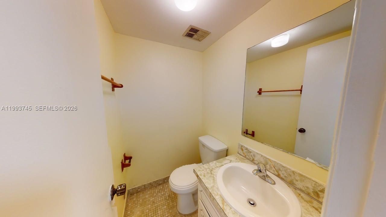 1955 NE 135th St , Unit 301, North Miami, FL 33181 Photo