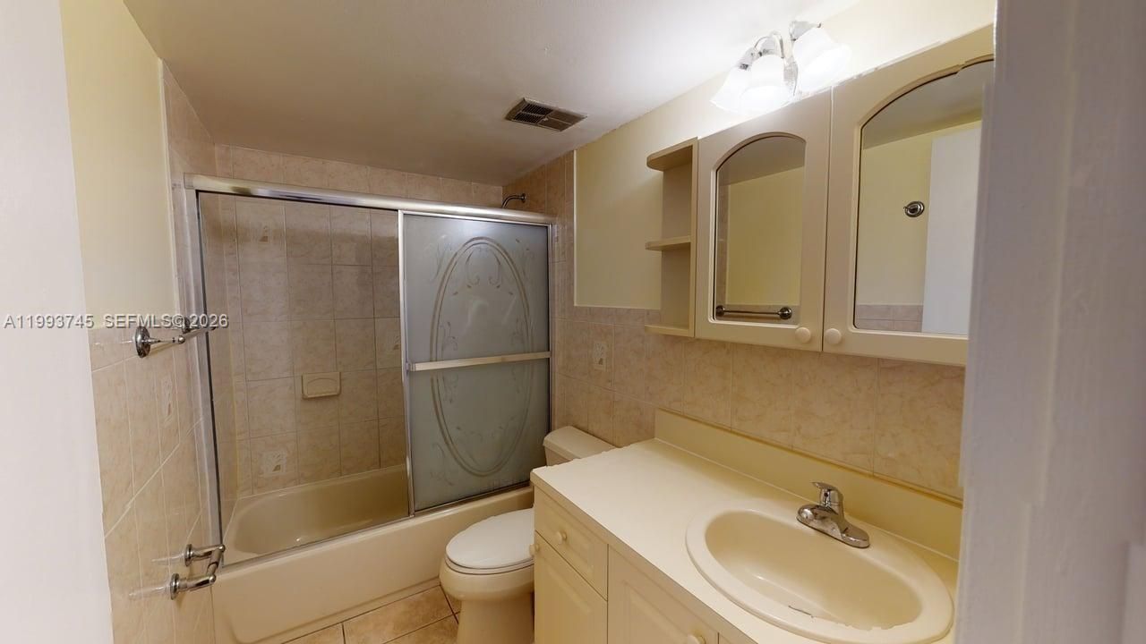 1955 NE 135th St , Unit 301, North Miami, FL 33181 Photo