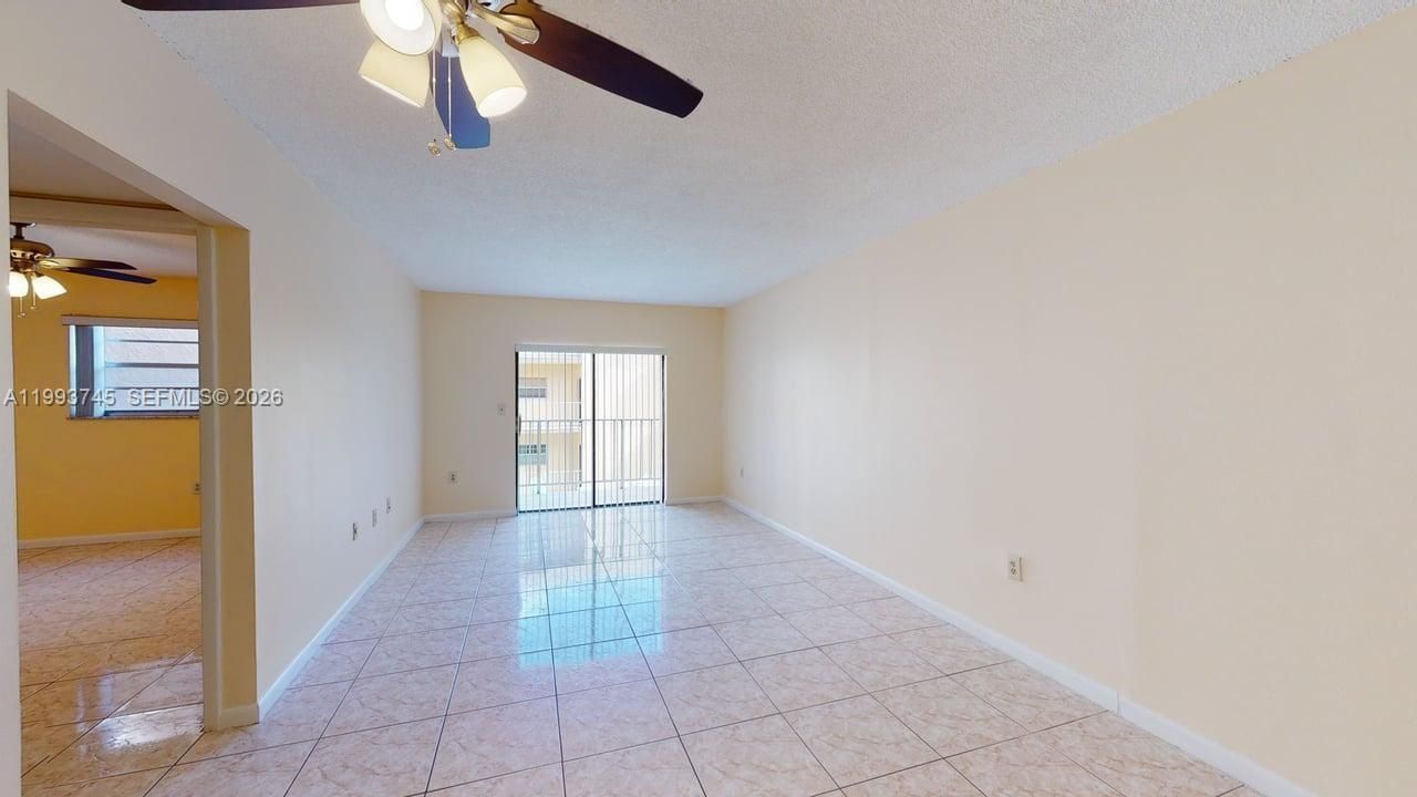 1955 NE 135th St , Unit 301, North Miami, FL 33181 Photo