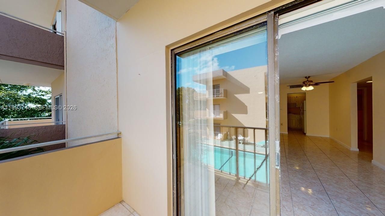 1955 NE 135th St , Unit 301, North Miami, FL 33181 Photo