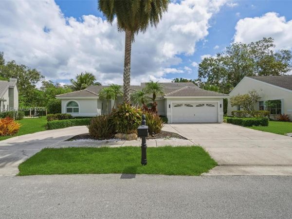 1510 SW 96th Ter , Davie, FL 33324