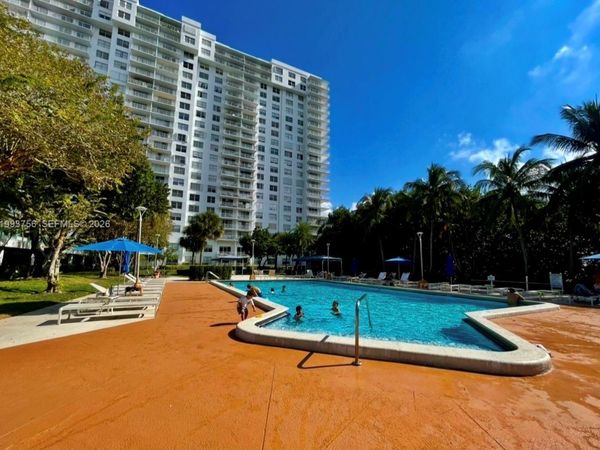 2851 NE 183rd St, Unit 907E, Aventura, FL 33160