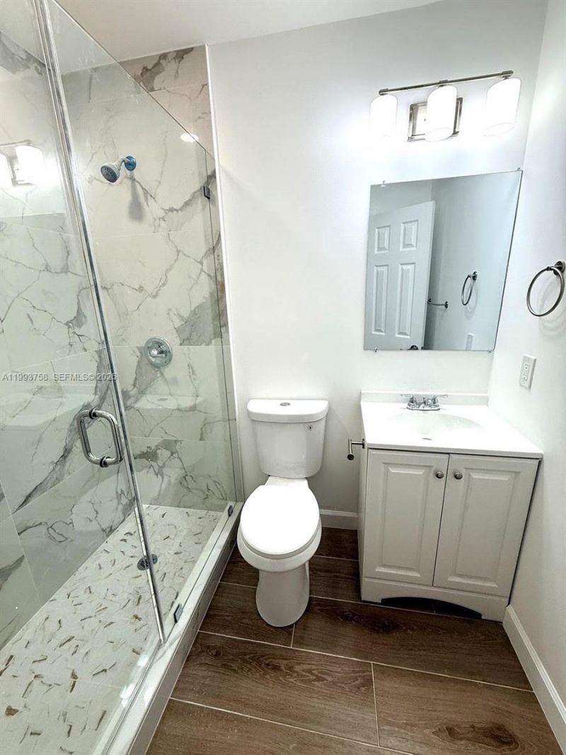 640 SW 5th St , Unit 1, Miami, FL 33130 Photo