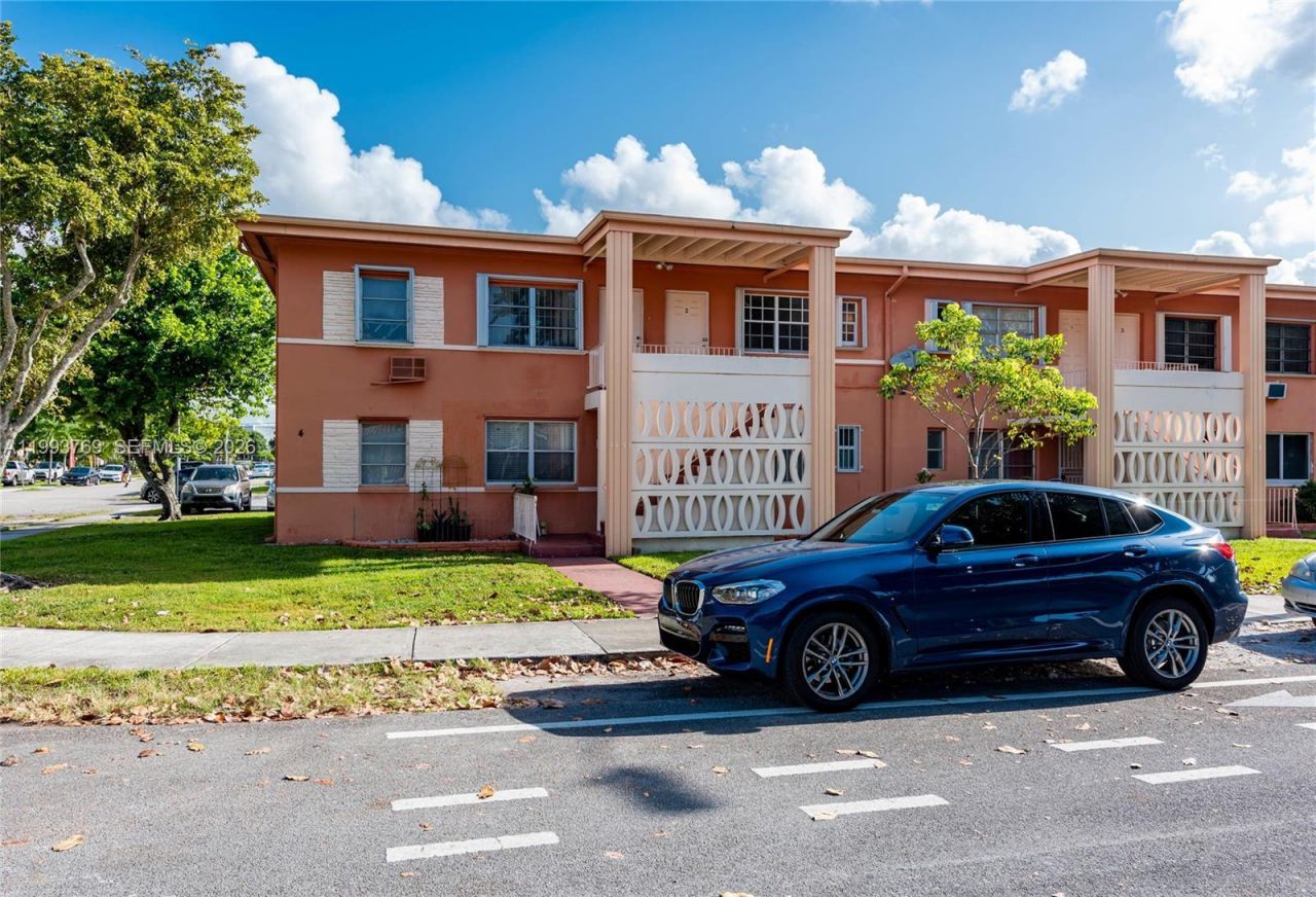 3671 SW 11th St , Unit 9B, Miami, FL 33135 Photo