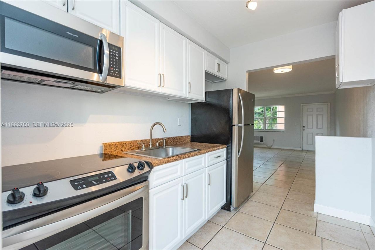 3671 SW 11th St , Unit 9B, Miami, FL 33135 Photo