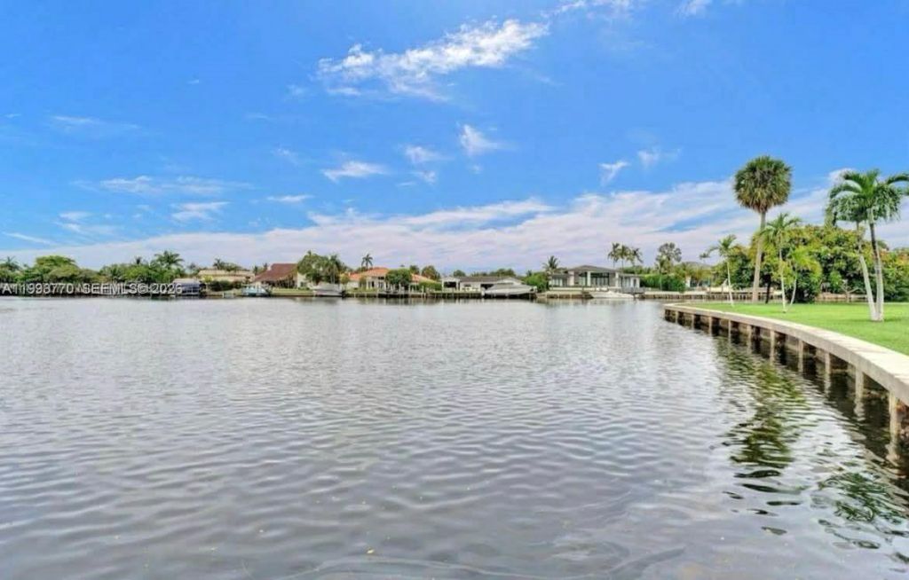 2001 Atlantic Shores Blvd , Unit 312, Hallandale Beach, FL 33009 Photo