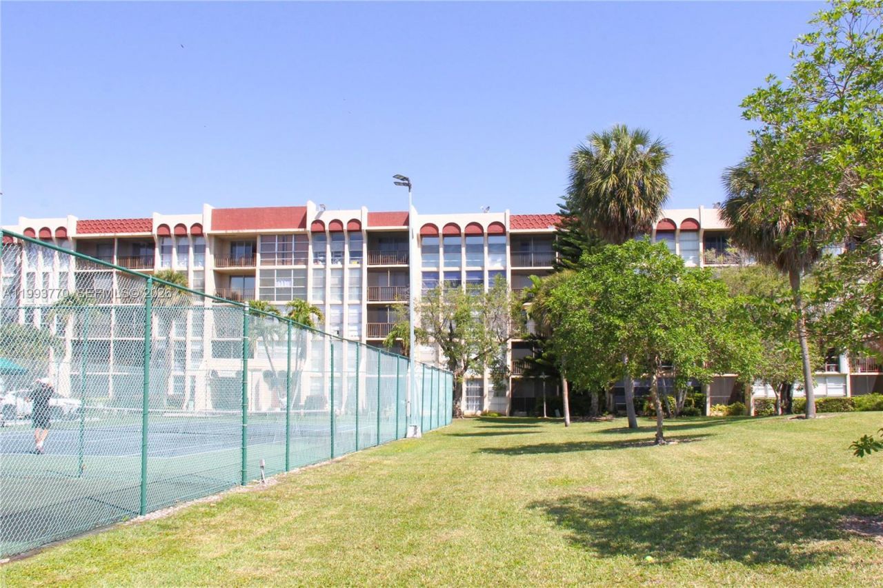 2001 Atlantic Shores Blvd , Unit 312, Hallandale Beach, FL 33009 Photo