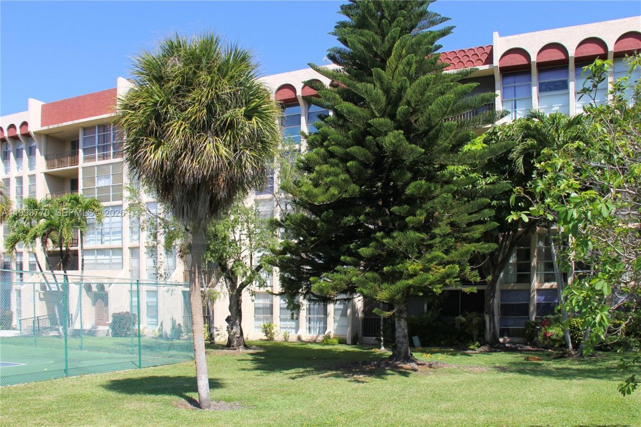 2001 Atlantic Shores Blvd , Unit 312, Hallandale Beach, FL 33009 Photo