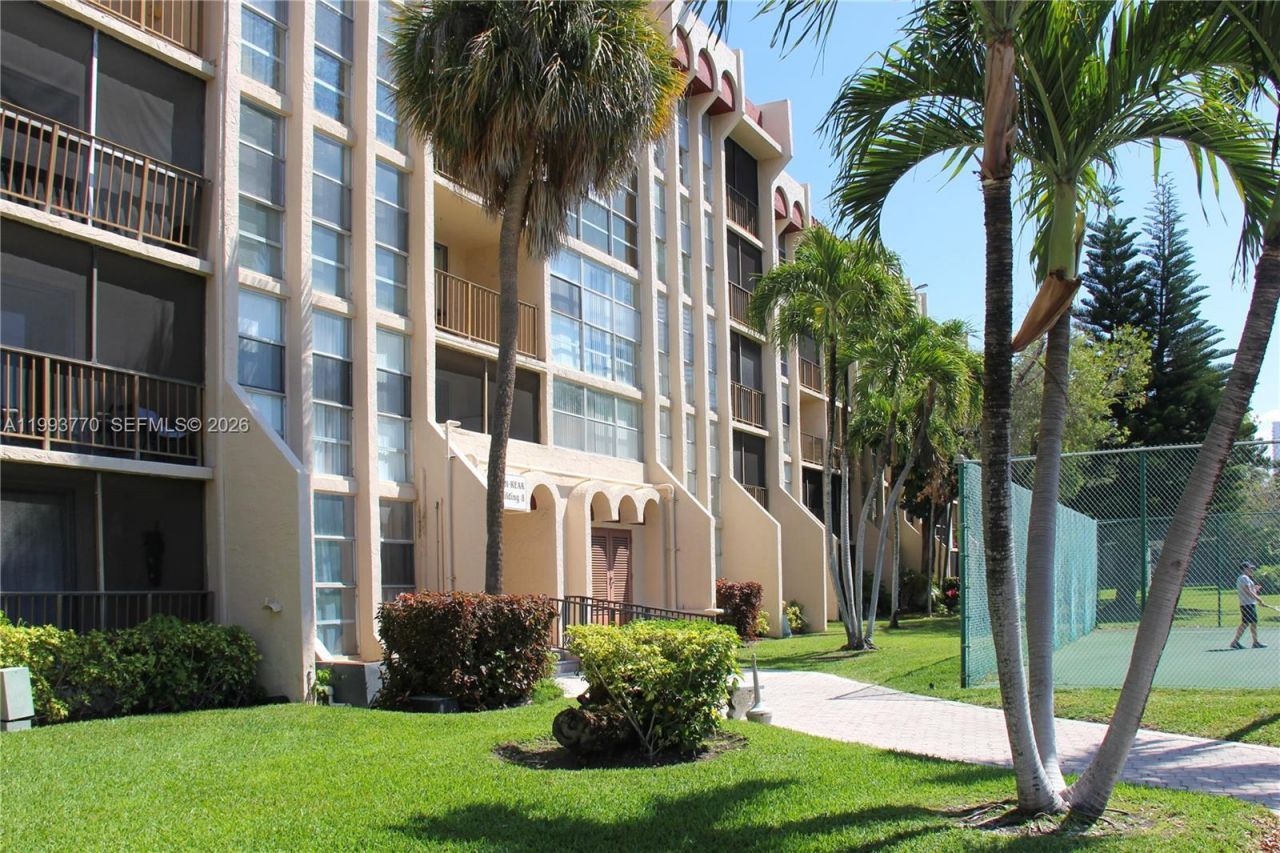 2001 Atlantic Shores Blvd , Unit 312, Hallandale Beach, FL 33009 Photo