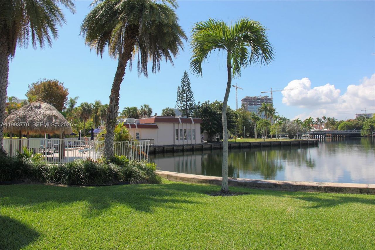 2001 Atlantic Shores Blvd , Unit 312, Hallandale Beach, FL 33009 Photo