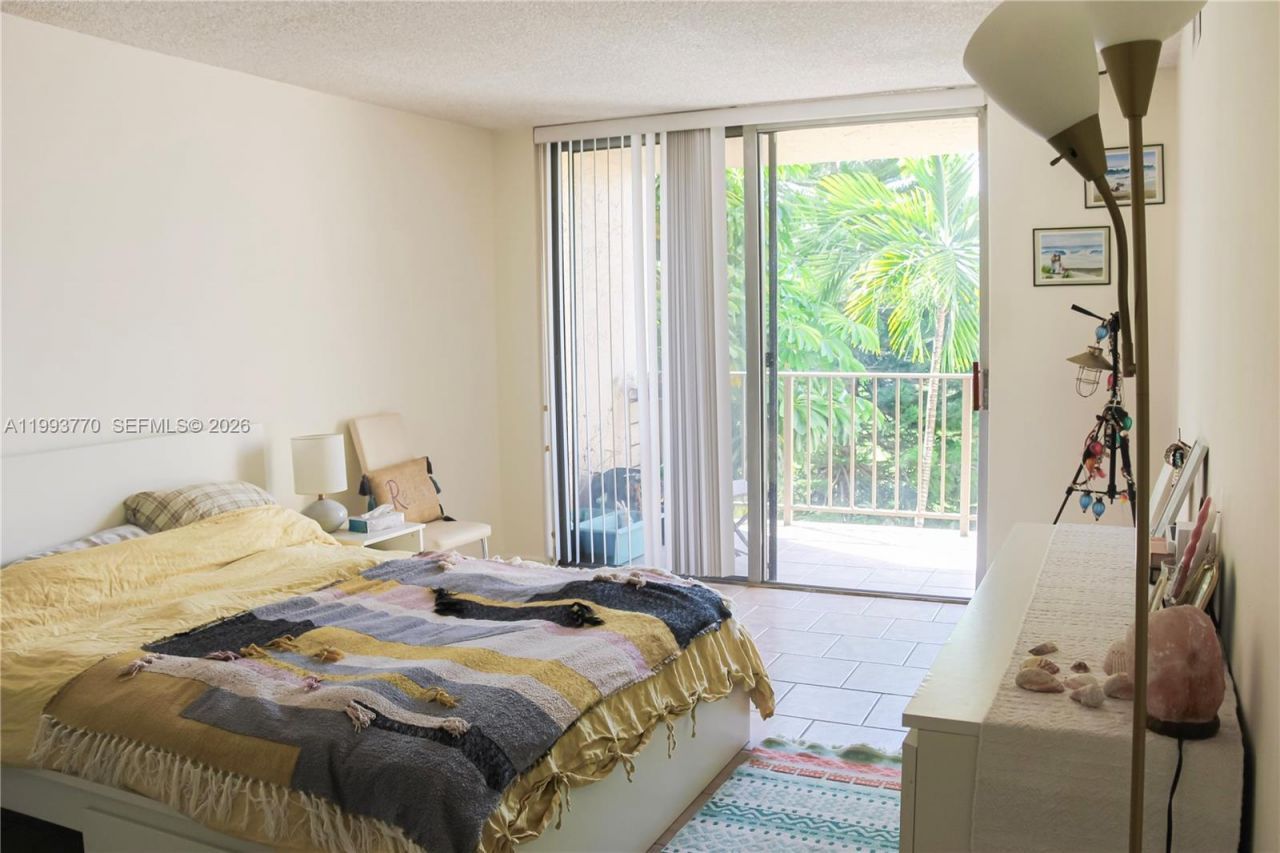 2001 Atlantic Shores Blvd , Unit 312, Hallandale Beach, FL 33009 Photo