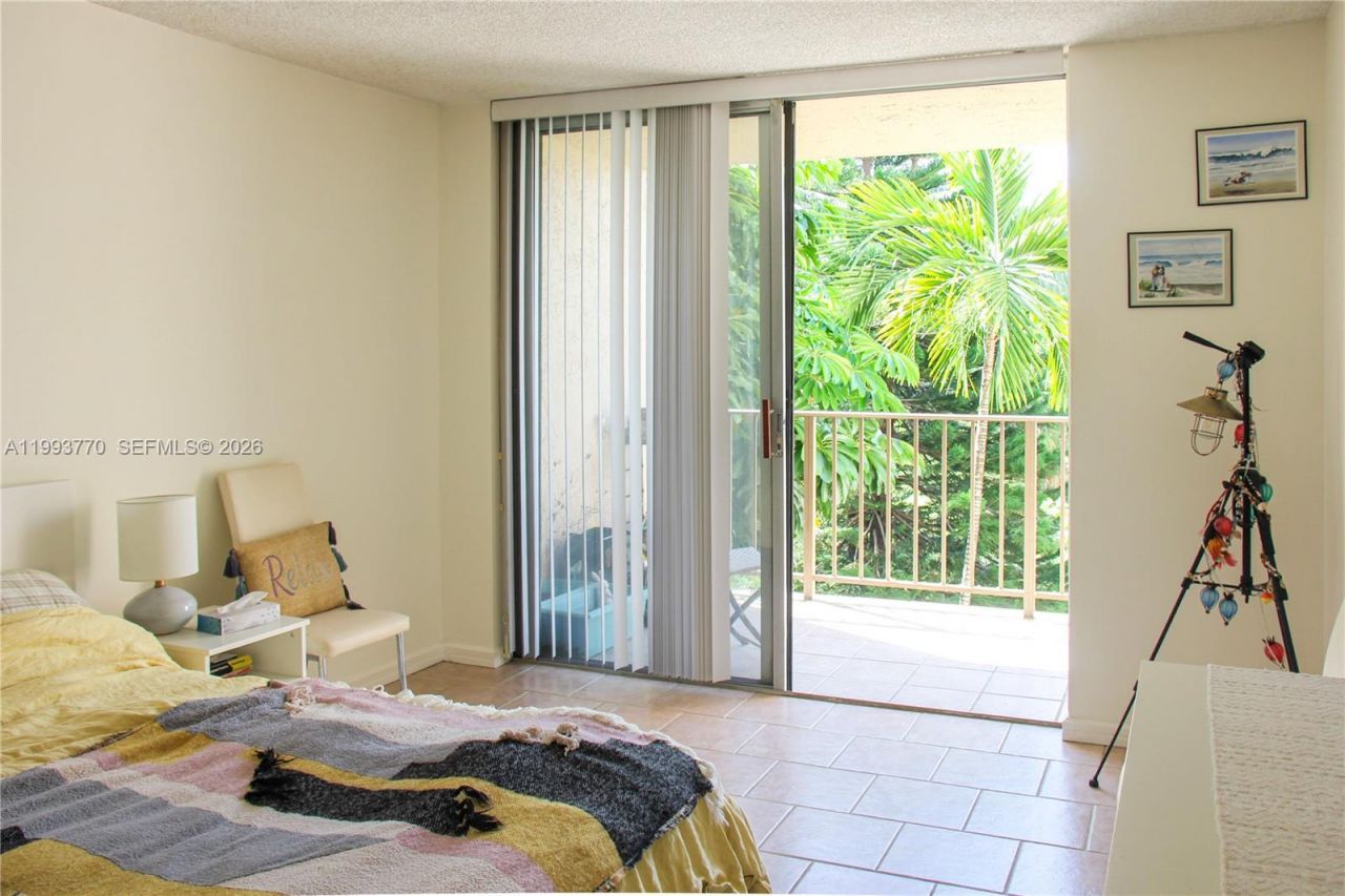 2001 Atlantic Shores Blvd , Unit 312, Hallandale Beach, FL 33009 Photo