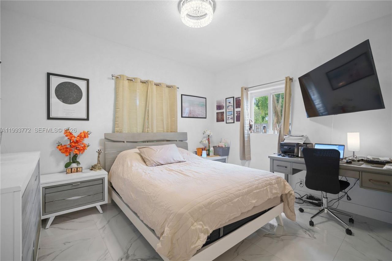 925 NE 4th St , Hallandale Beach, FL 33009 Photo