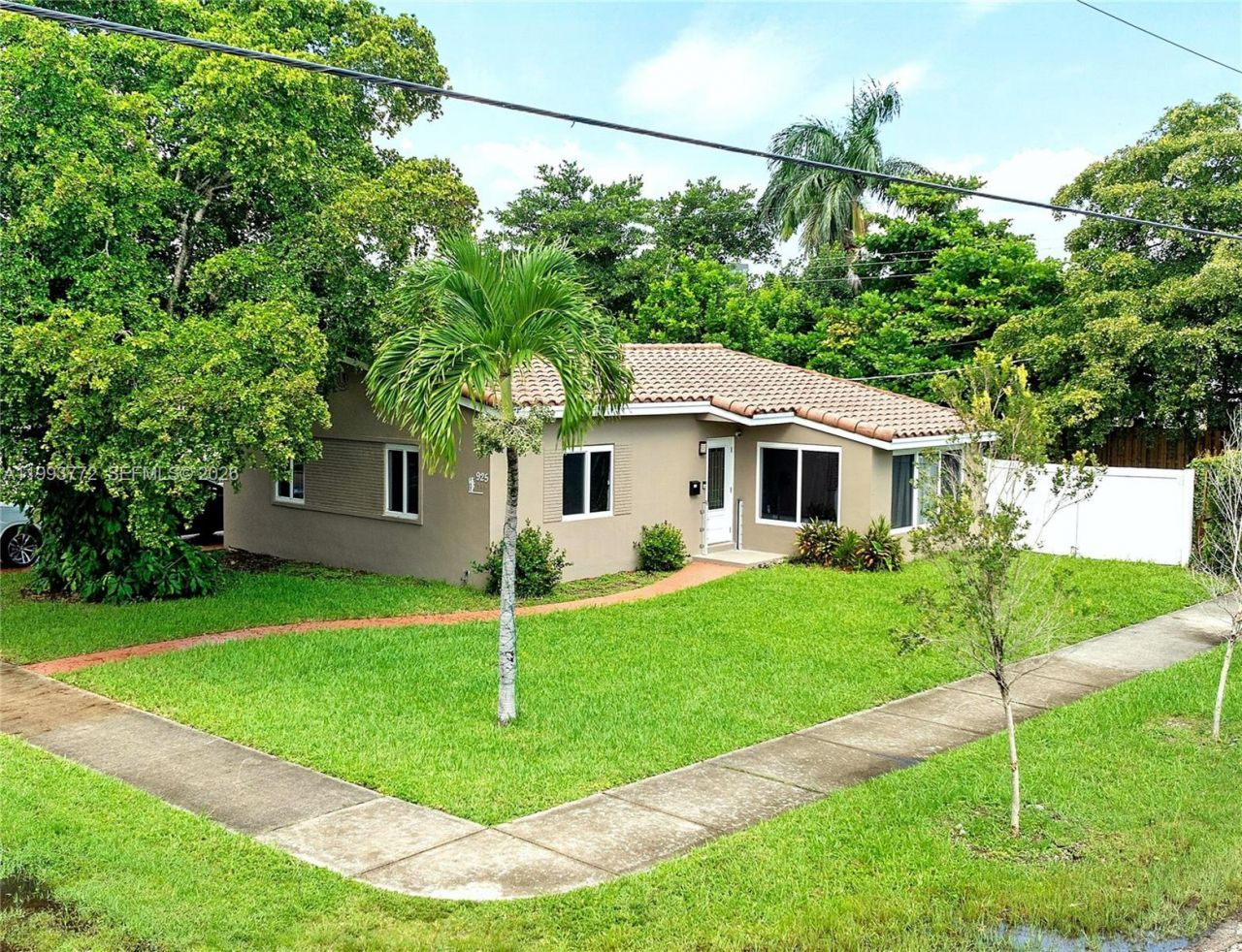 925 NE 4th St , Hallandale Beach, FL 33009 Photo