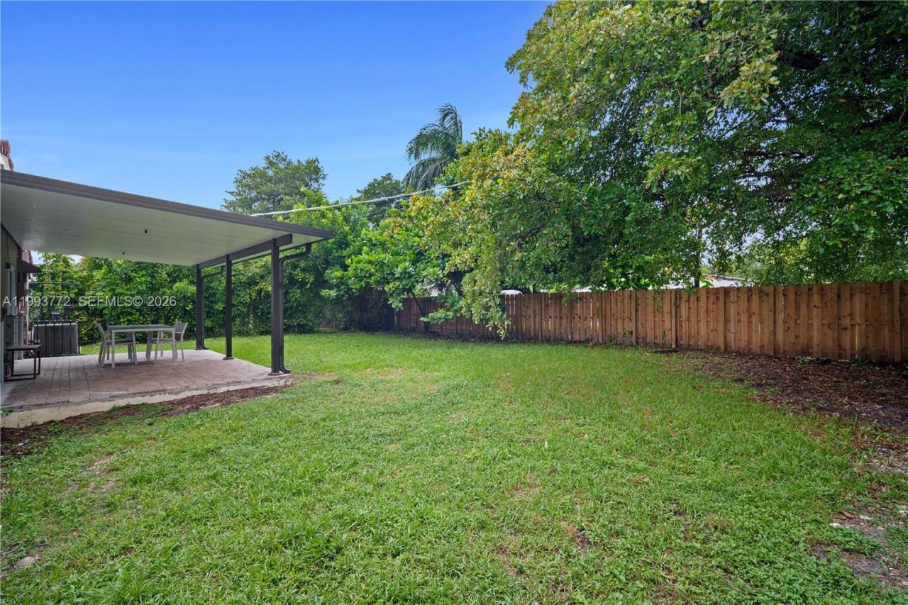 925 NE 4th St , Hallandale Beach, FL 33009 Photo