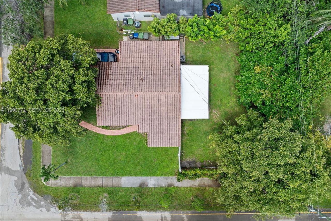 925 NE 4th St , Hallandale Beach, FL 33009 Photo