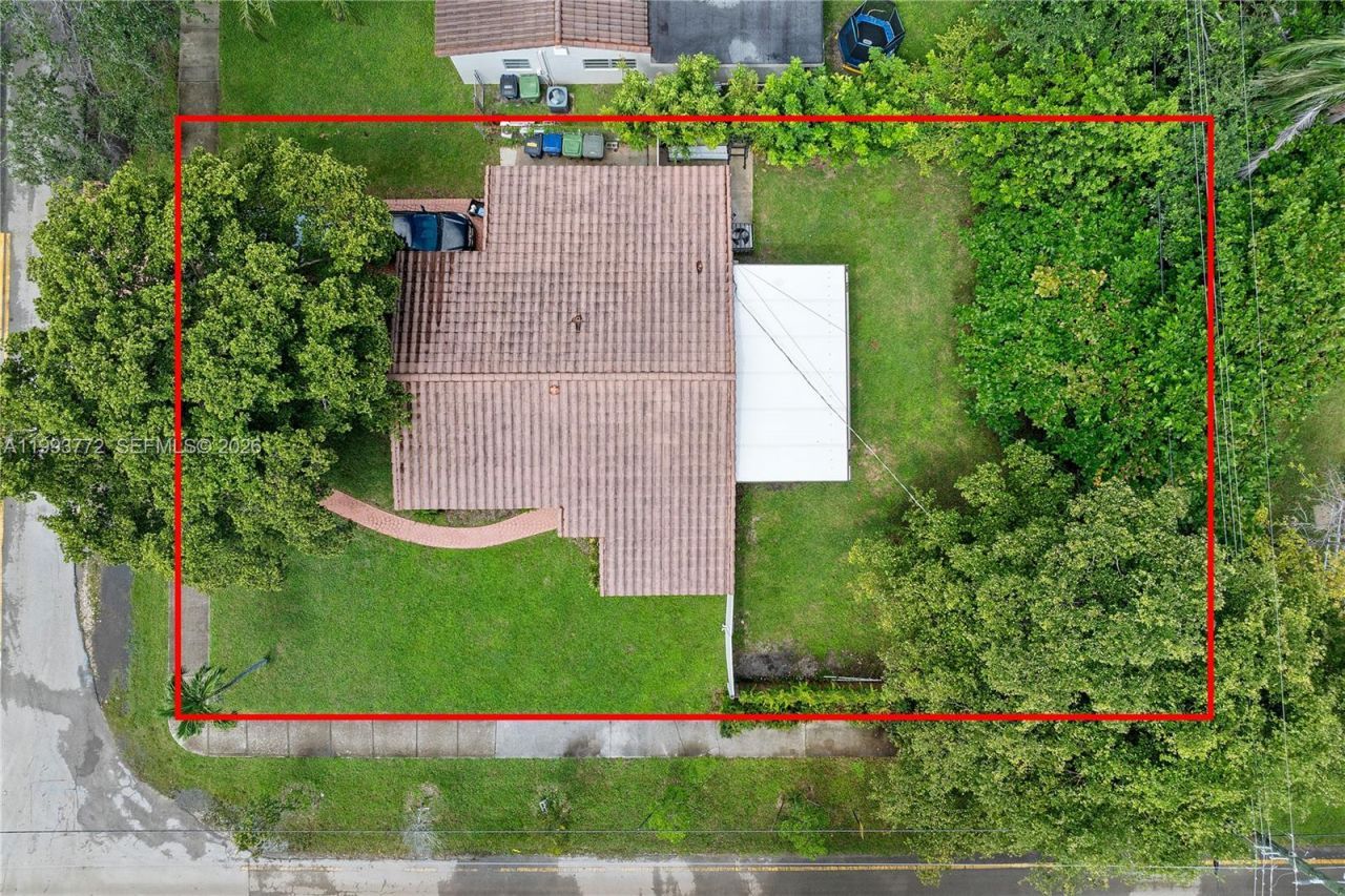 925 NE 4th St , Hallandale Beach, FL 33009 Photo