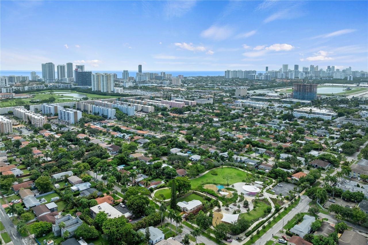 925 NE 4th St , Hallandale Beach, FL 33009 Photo