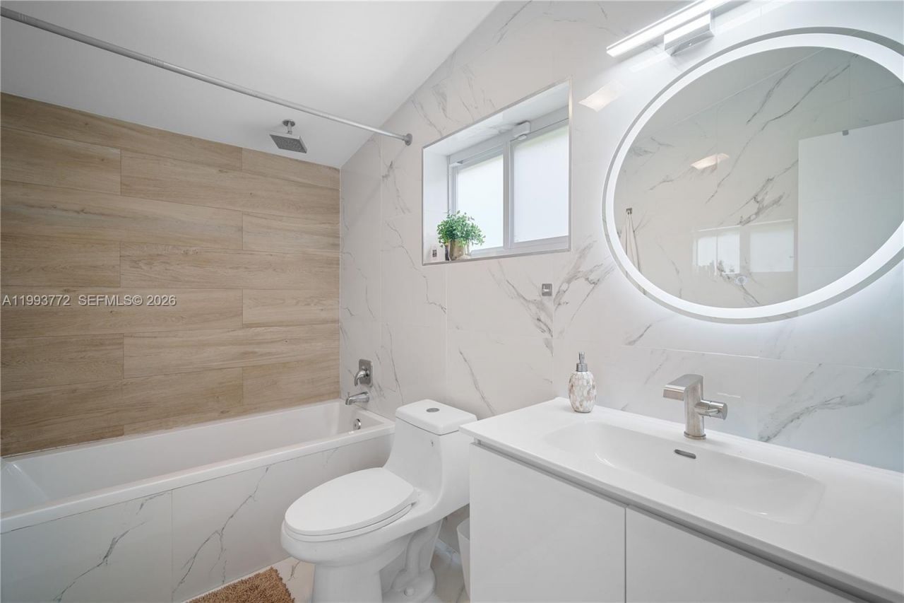 925 NE 4th St , Hallandale Beach, FL 33009 Photo