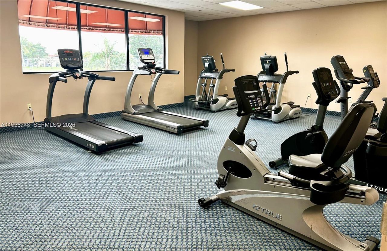 411 S Hollybrook Dr, Unit 105, Pembroke Pines, FL 33025 Photo