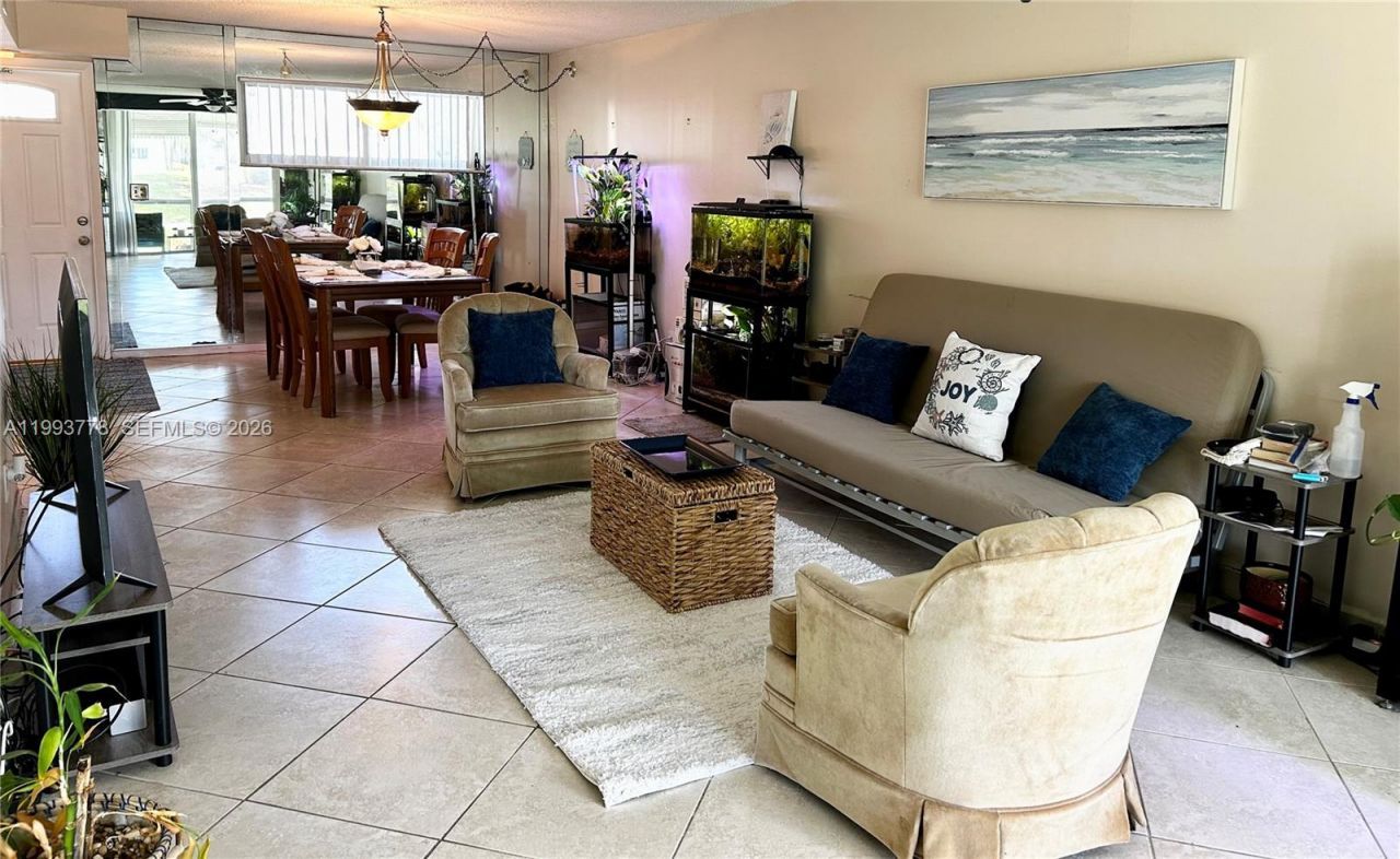 411 S Hollybrook Dr, Unit 105, Pembroke Pines, FL 33025 Photo
