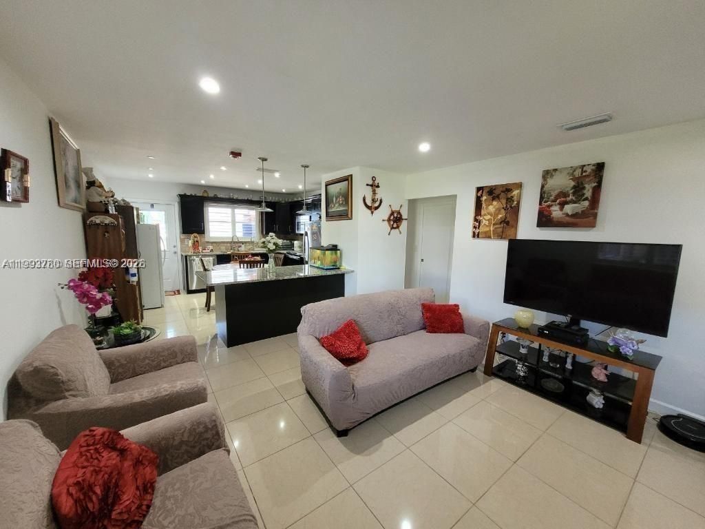 411 S Crescent Dr , Unit 105, Hollywood, FL 33021 Photo