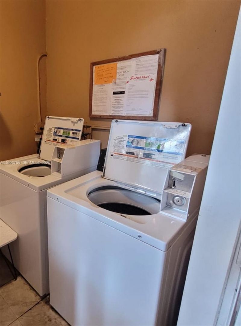 411 S Crescent Dr , Unit 105, Hollywood, FL 33021 Photo