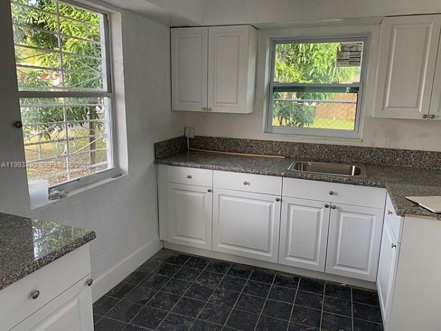10 NW 28th Way, Fort Lauderdale, FL 33311 Photo