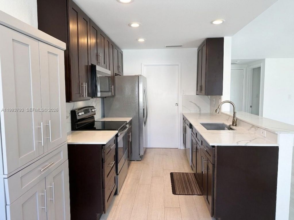 10359 SW 209th Ln , Cutler Bay, FL 33189 Photo