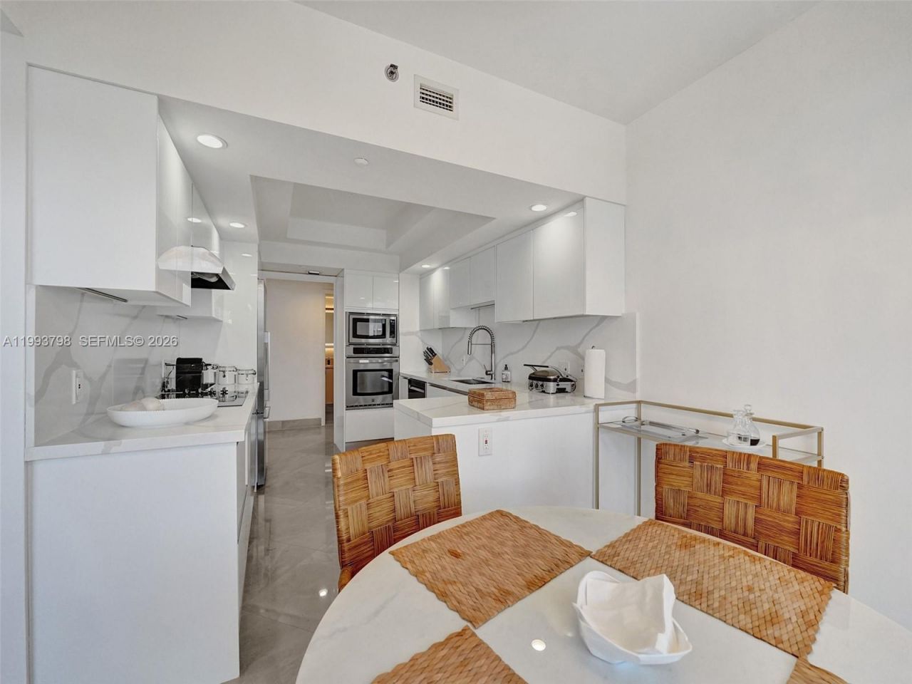 7000 Island Blvd , Unit 1207, Aventura, FL 33160 Photo