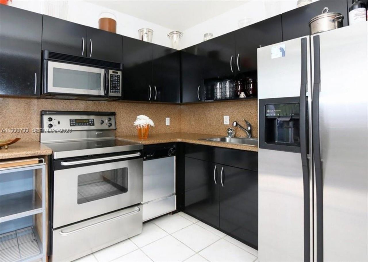 1018 Meridian Ave , Unit 6, Miami Beach, FL 33139 Photo