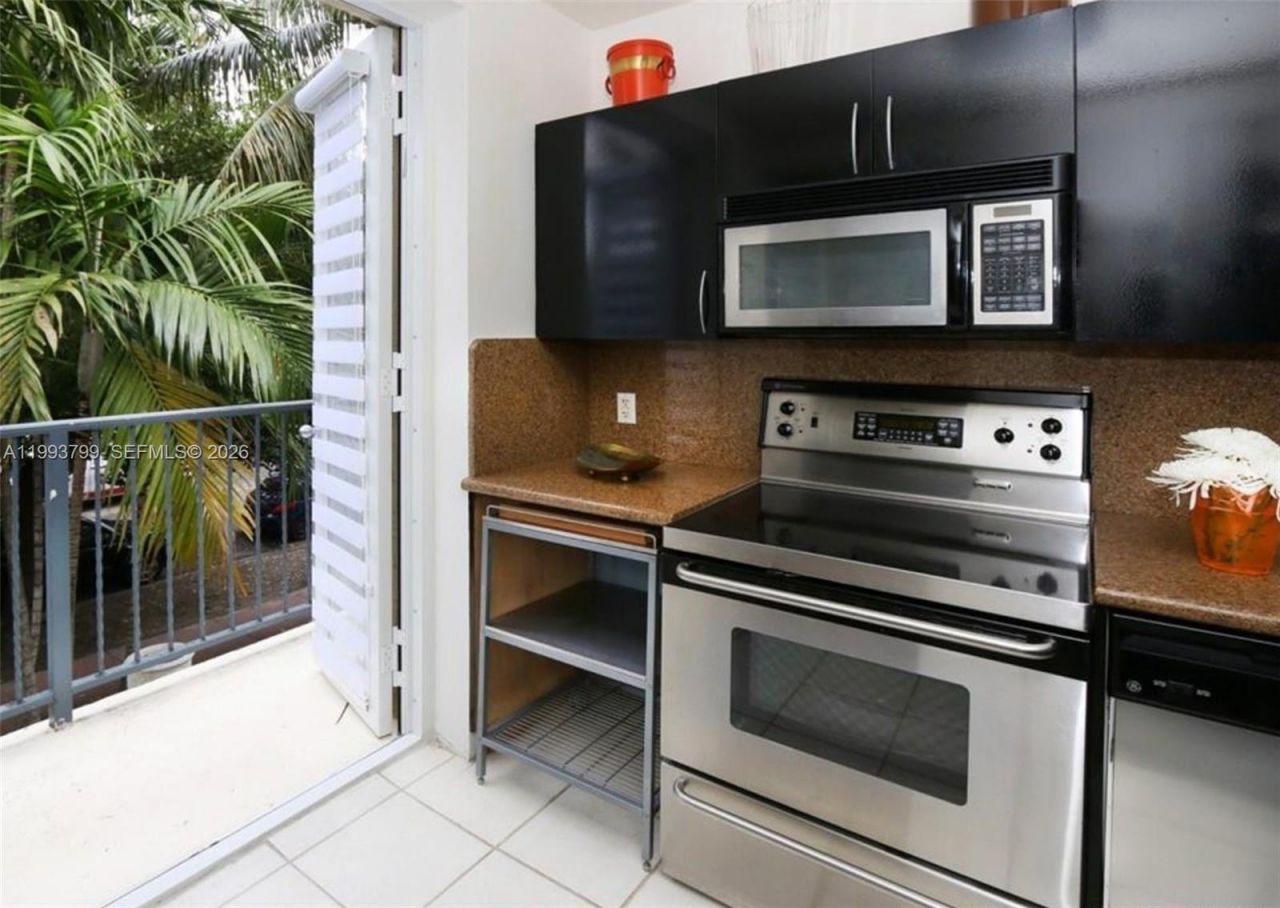 1018 Meridian Ave , Unit 6, Miami Beach, FL 33139 Photo