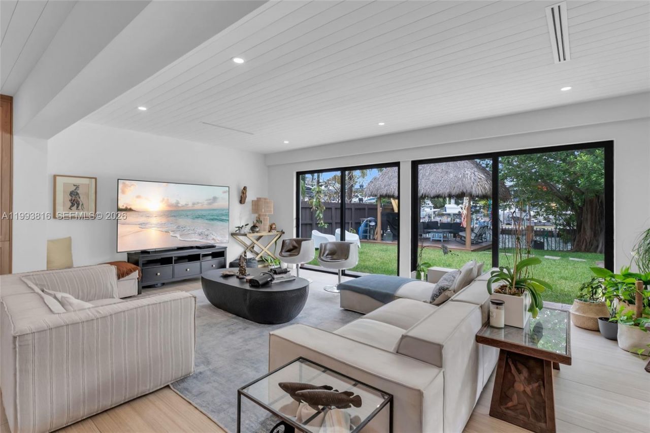 2025 Arch Creek Dr , North Miami, FL 33181 Photo