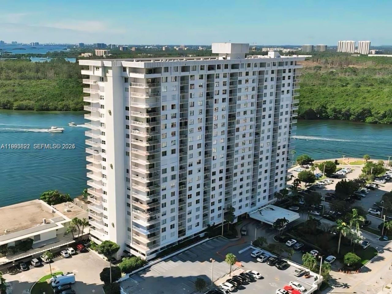 500 Bayview Dr, Unit 325, Sunny Isles Beach, FL 33160 Photo