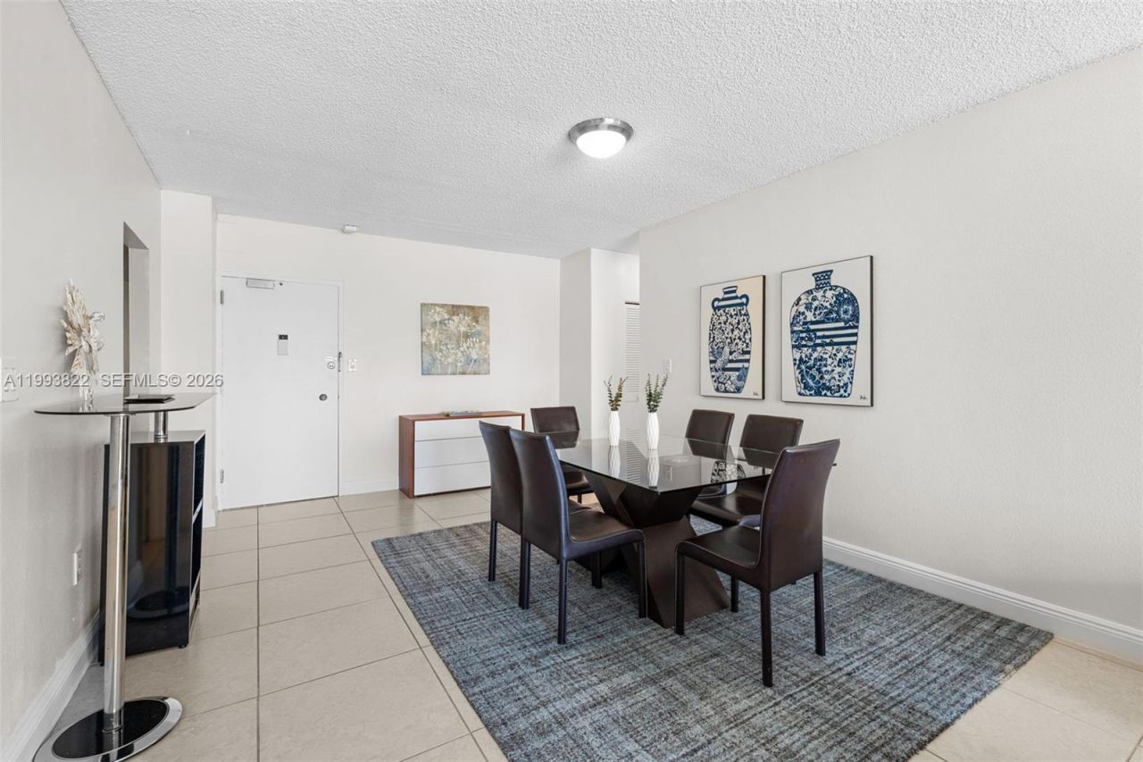 500 Bayview Dr, Unit 325, Sunny Isles Beach, FL 33160 Photo
