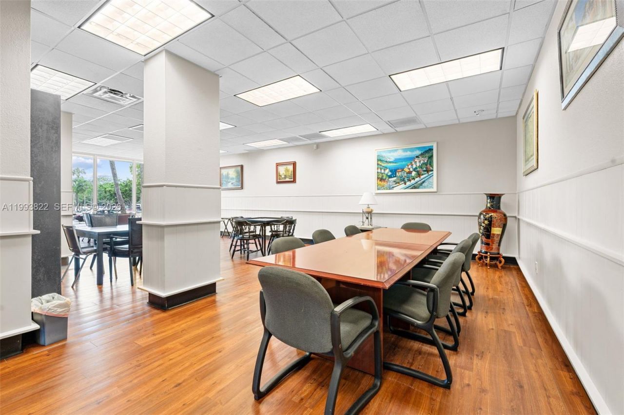 500 Bayview Dr, Unit 325, Sunny Isles Beach, FL 33160 Photo