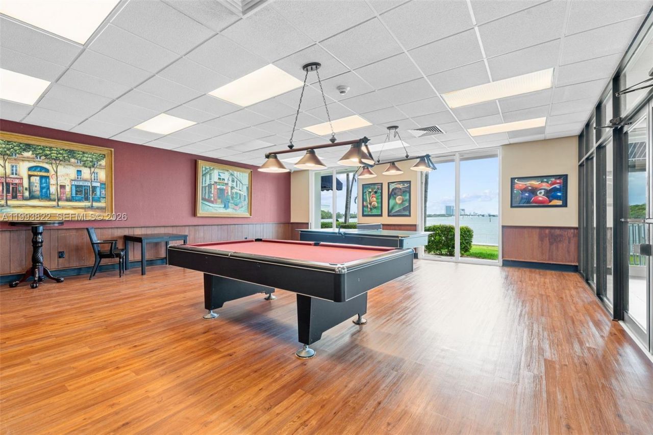 500 Bayview Dr, Unit 325, Sunny Isles Beach, FL 33160 Photo