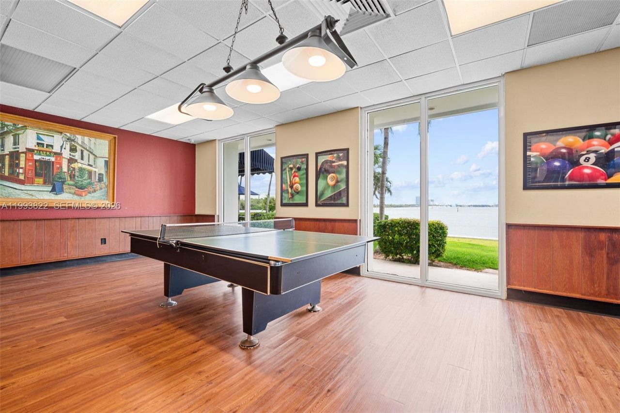 500 Bayview Dr, Unit 325, Sunny Isles Beach, FL 33160 Photo
