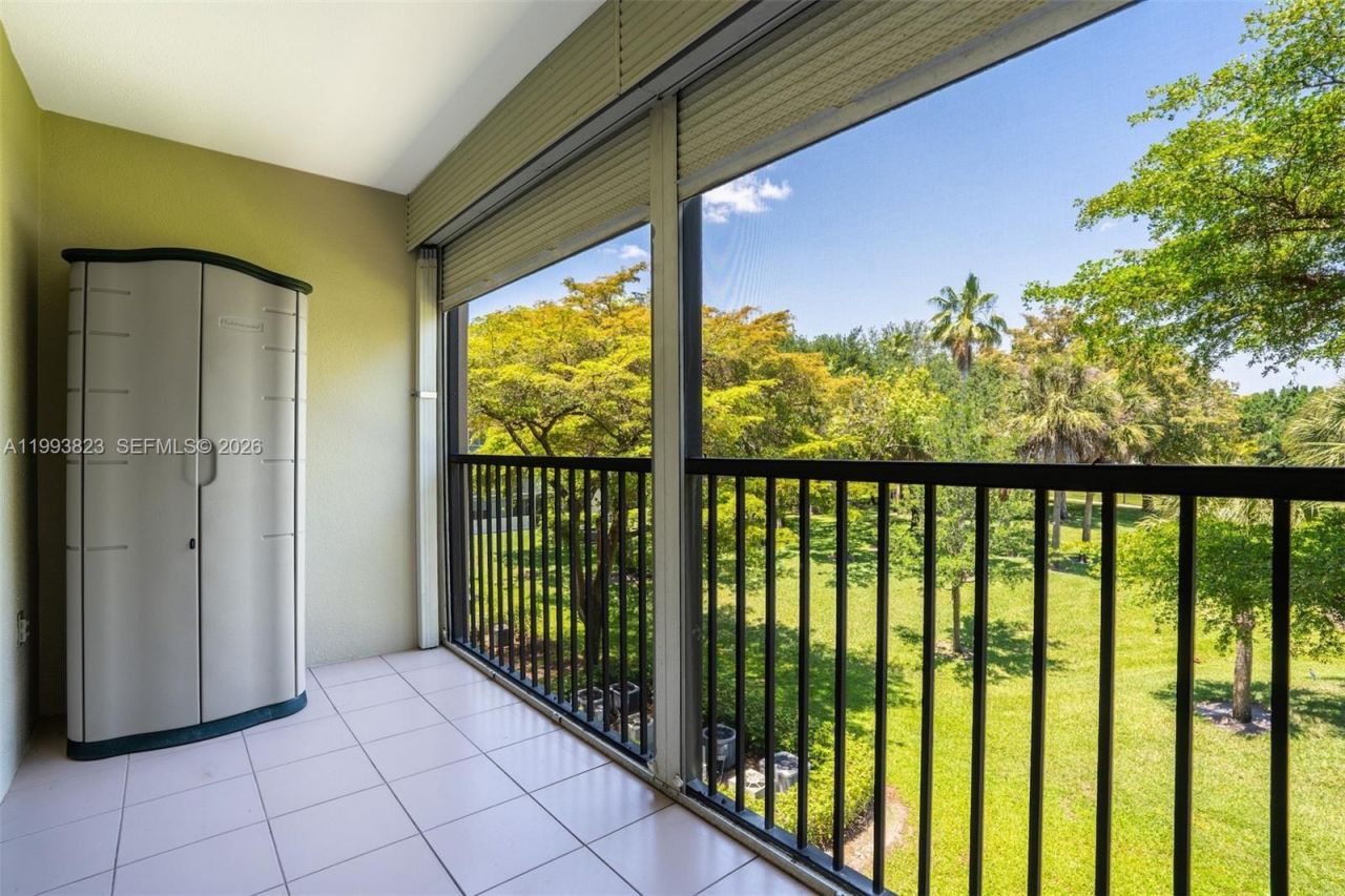13455 SW 16th Ct , Unit 306F, Pembroke Pines, FL 33027 Photo