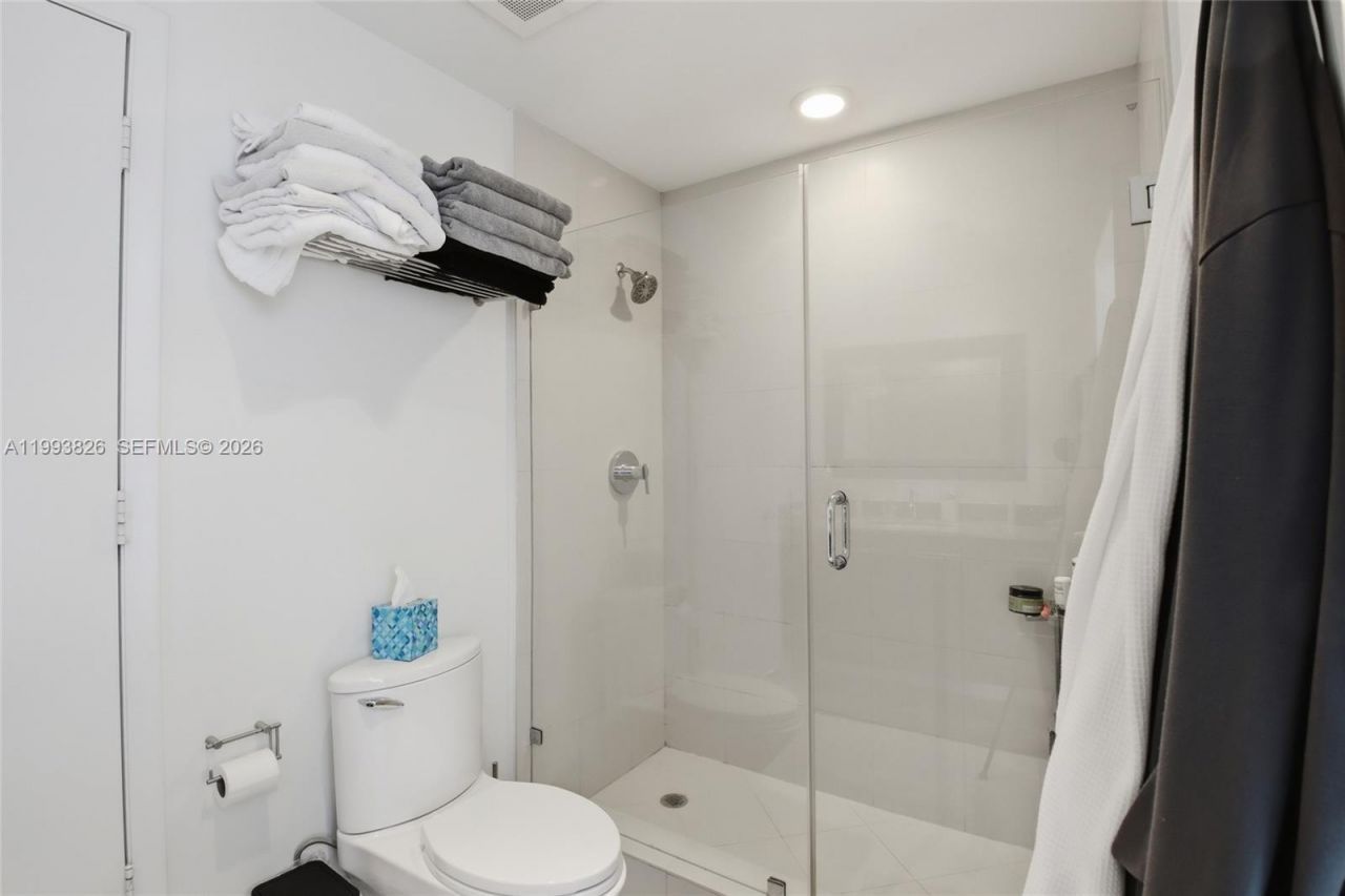 3029 NE 188th St , Unit 904, Aventura, FL 33180 Photo