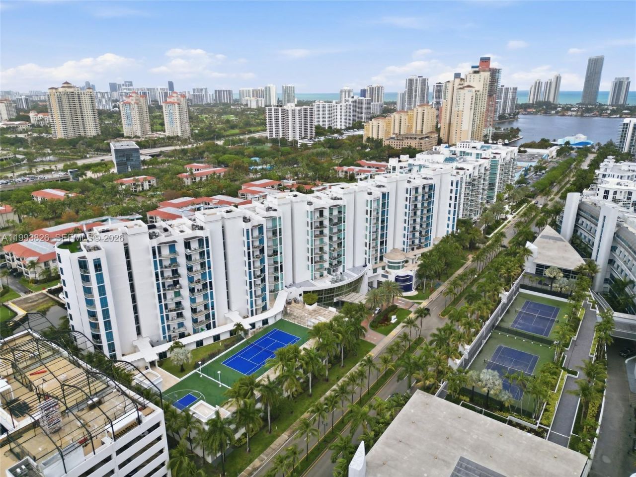 3029 NE 188th St , Unit 904, Aventura, FL 33180 Photo