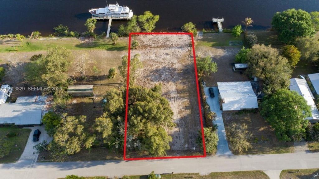 1035 W Anchor Lane, Moore Haven, FL 33471 Photo
