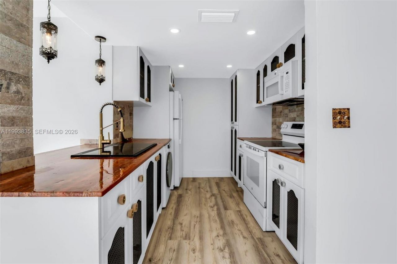 285 NE 191st St , Unit 2925, Miami, FL 33179 Photo