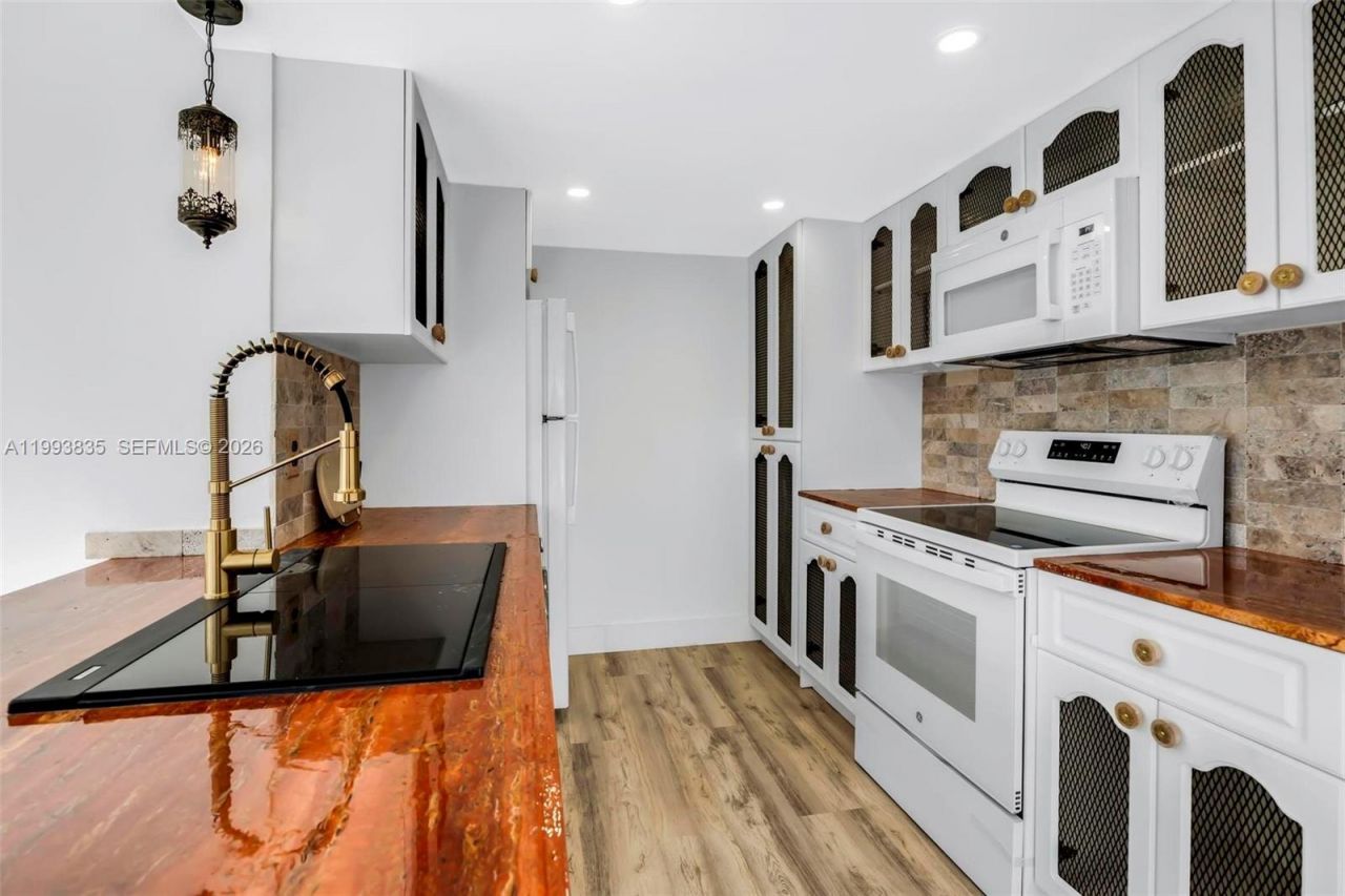 285 NE 191st St , Unit 2925, Miami, FL 33179 Photo