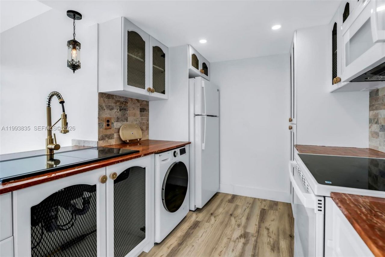 285 NE 191st St , Unit 2925, Miami, FL 33179 Photo