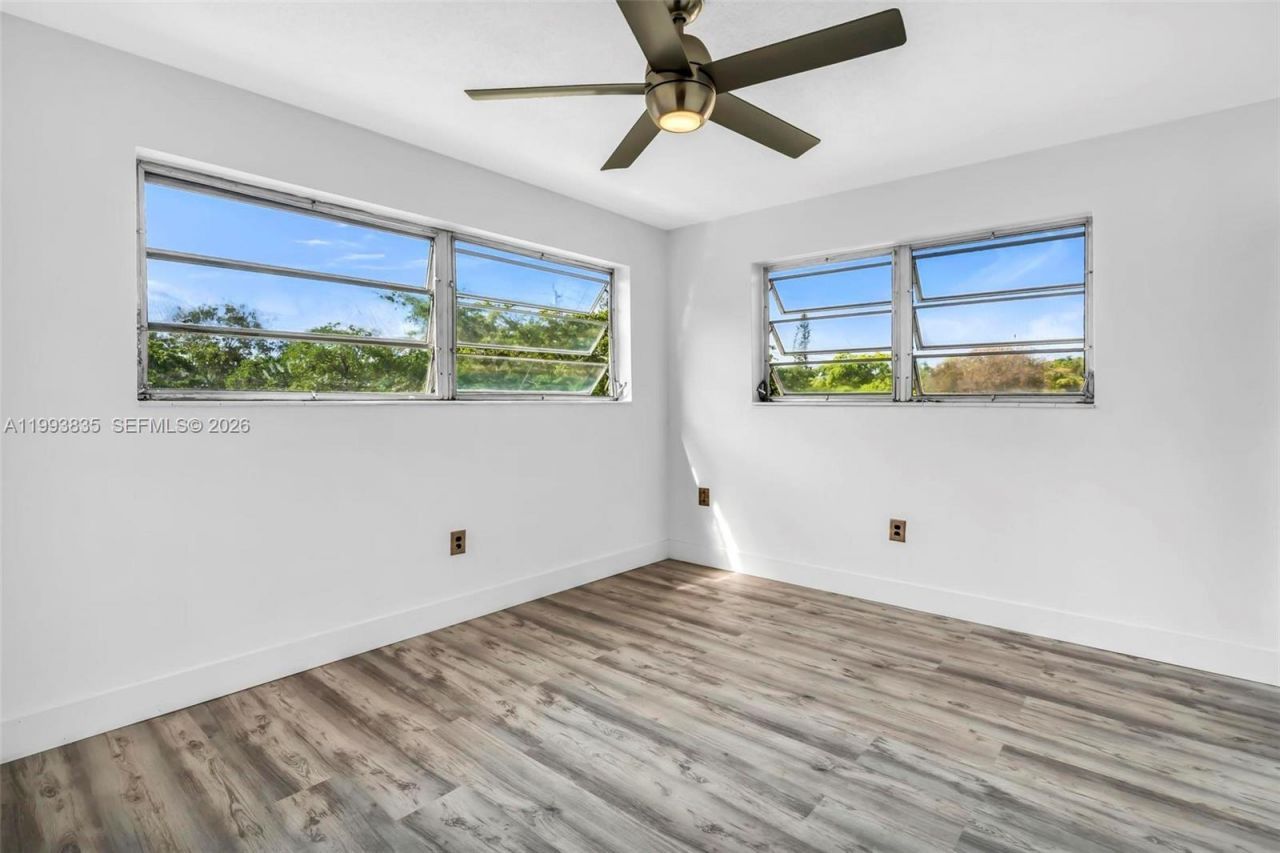 285 NE 191st St , Unit 2925, Miami, FL 33179 Photo