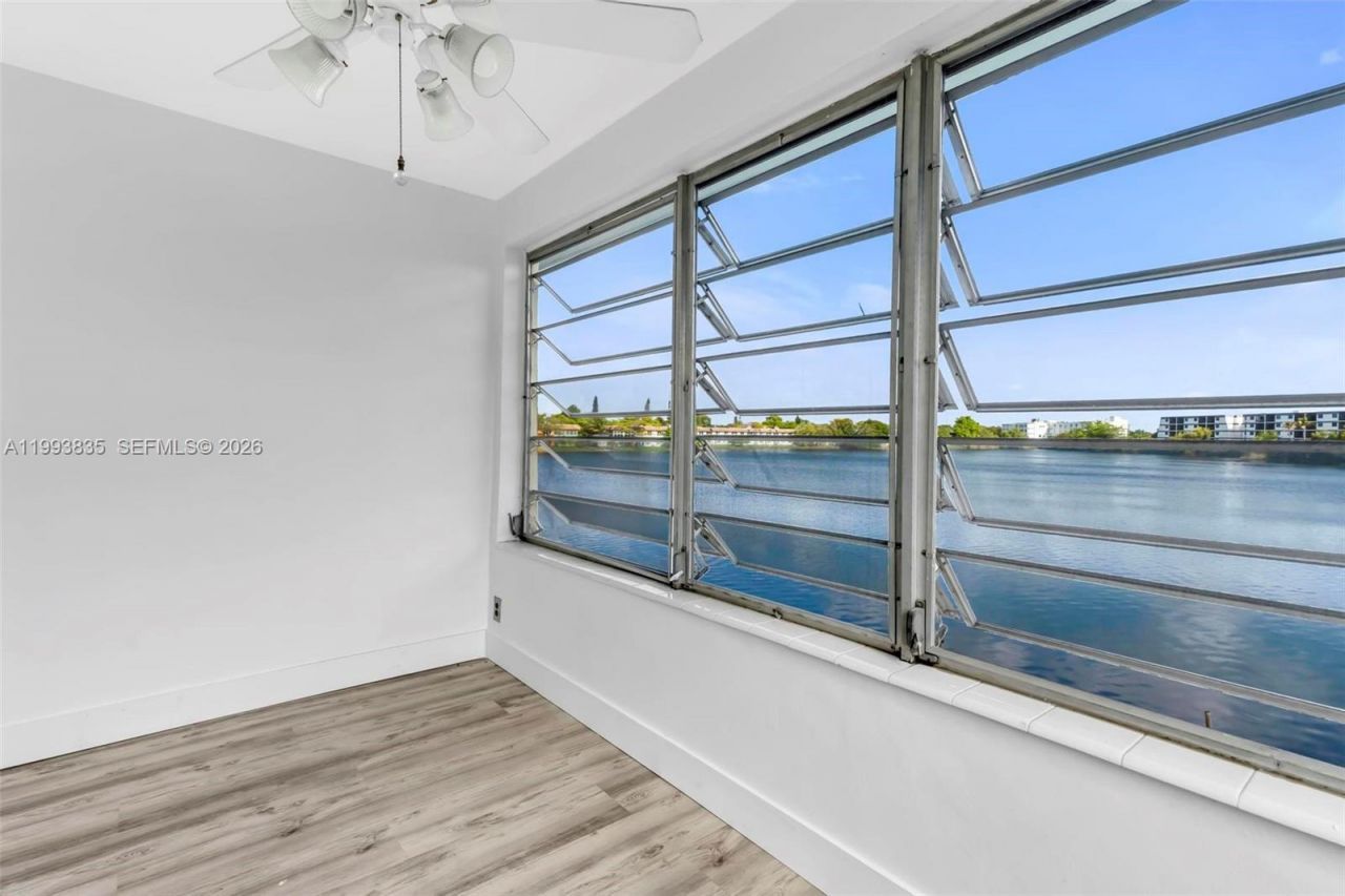 285 NE 191st St , Unit 2925, Miami, FL 33179 Photo